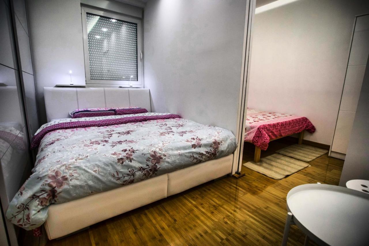 Apartman Simic - Stan Na Dan Bogatic Exterior photo
