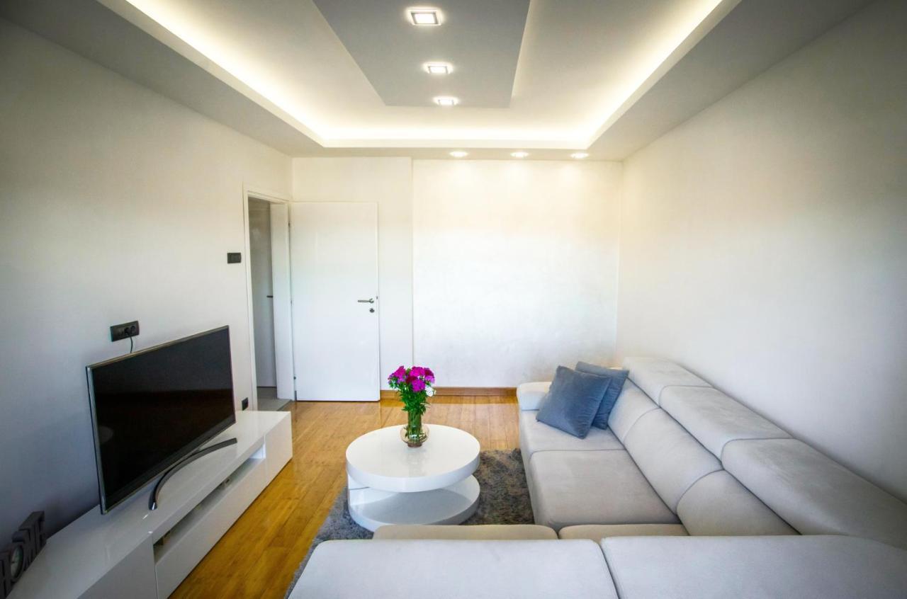 Apartman Simic - Stan Na Dan Bogatic Exterior photo